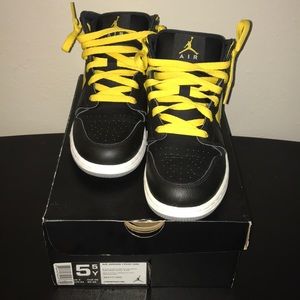 Air Jordan 1 - GS Size 5.5